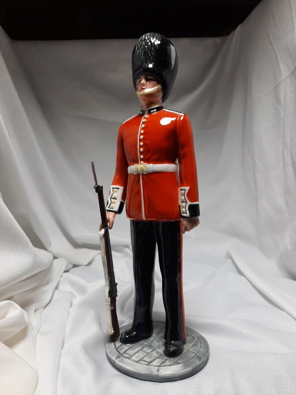 The Guardsman, HN 2784, $195.00, Character