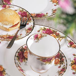 Old Country Roses 5 piece Place Setting