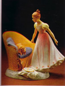 Beat You To It, HN 2871, $245.00 Royal Doulton Figurine UK